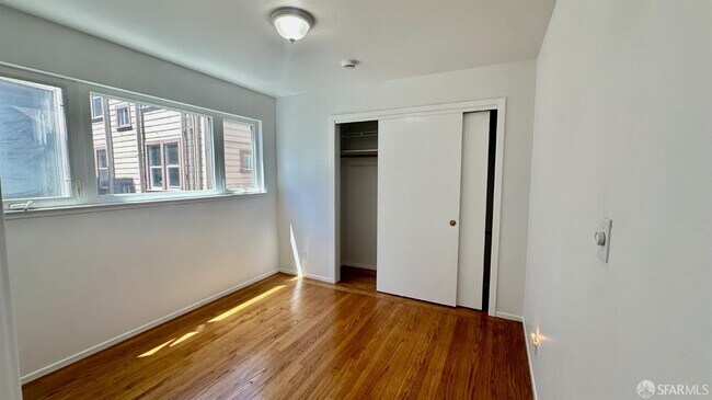 Building Photo - 52 Genoa Pl