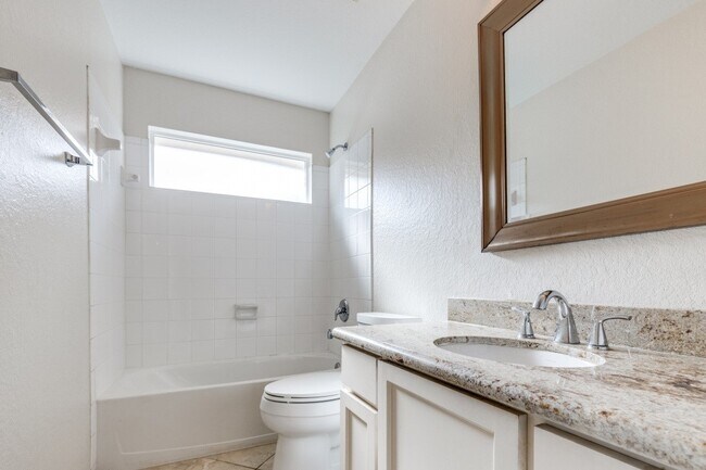 Building Photo - 130 S Veranda Ridge Dr