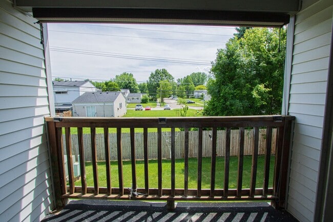 Building Photo - 75 Rosebud Ln