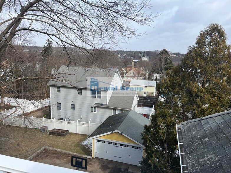 Primary Photo - 61 Mount Vernon St