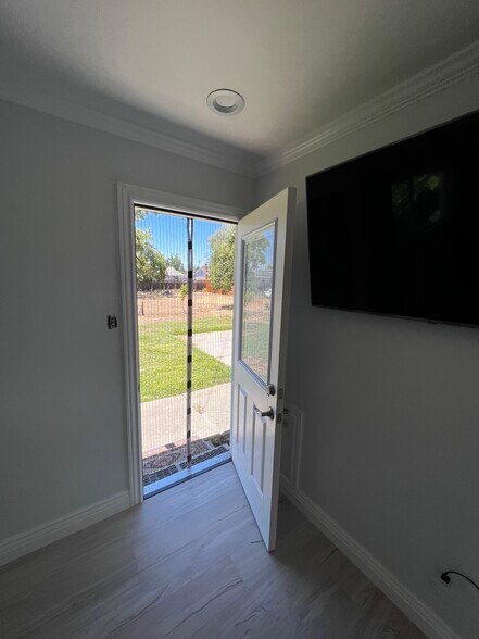 Building Photo - 3526 Sanford St