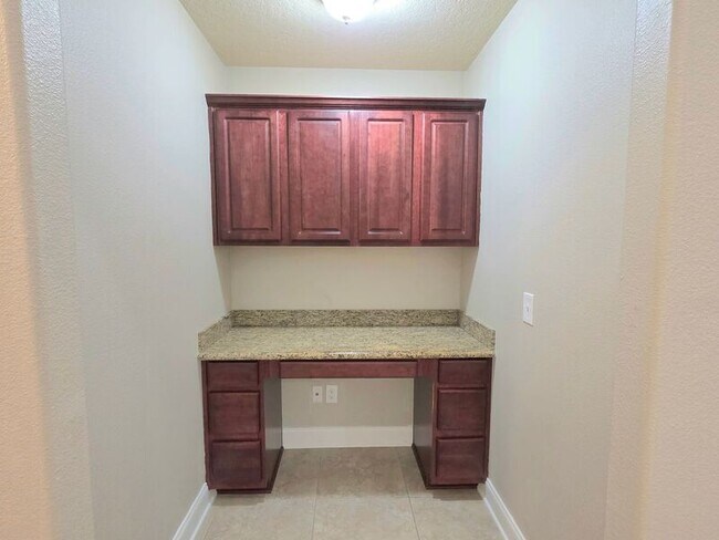 Building Photo - 4992 Makenna Cir
