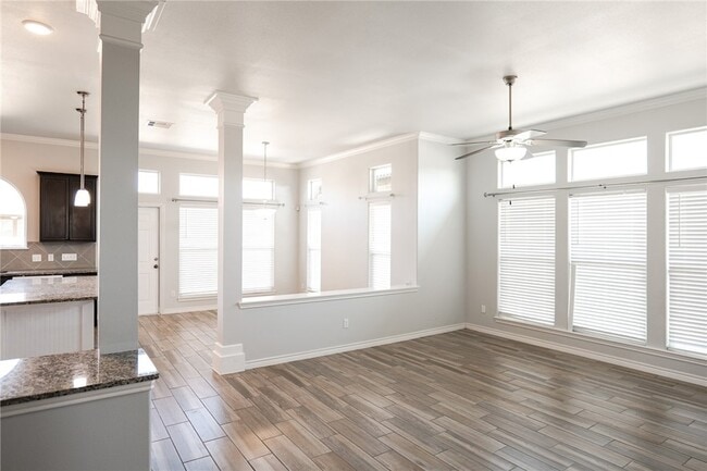 Building Photo - 2101 Spoonbill Dr