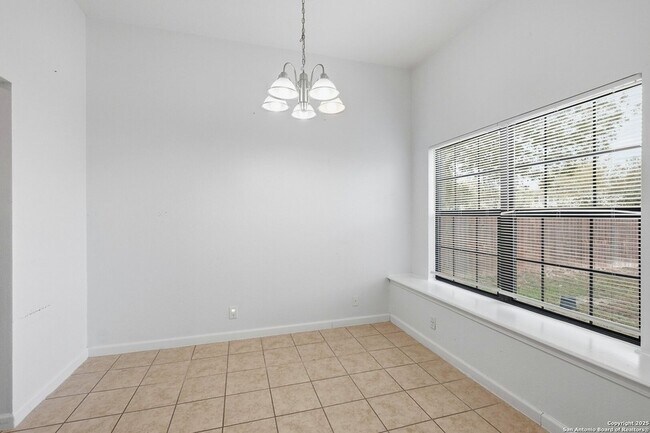 Building Photo - 10203 Raven Field Dr