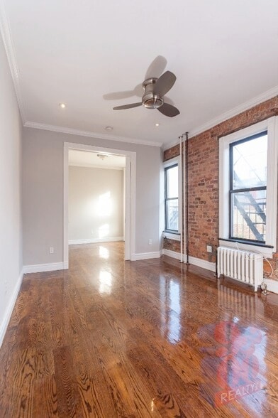 Primary Photo - 232 Elizabeth St