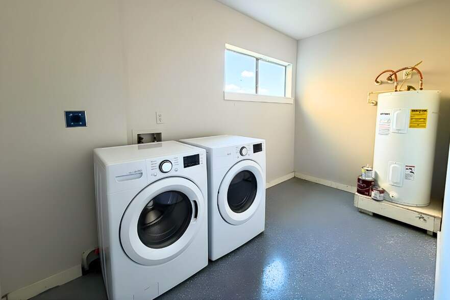 Building Photo - 8642 Fredericksburg Rd