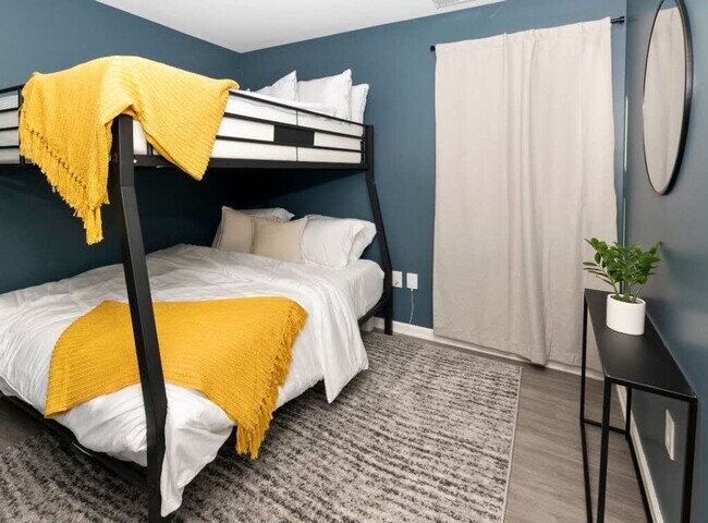 Building Photo - 3 Bedroom 2.5 Bath Home