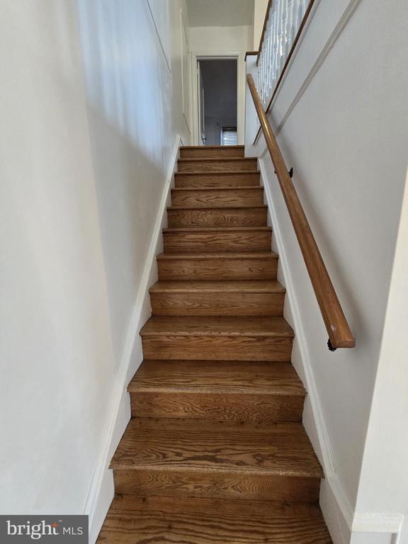 Building Photo - 831 Fanshawe St