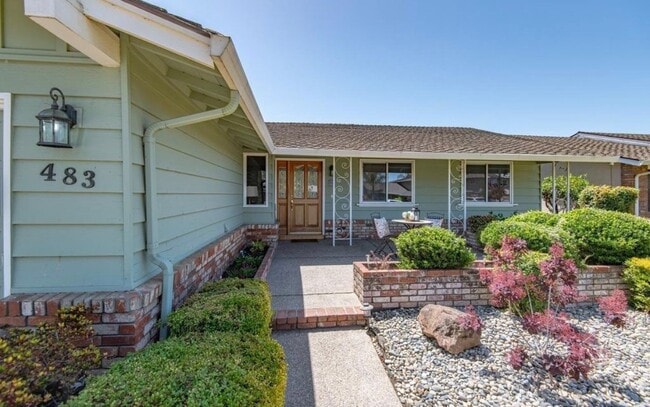 Building Photo - 483 Ontario Dr