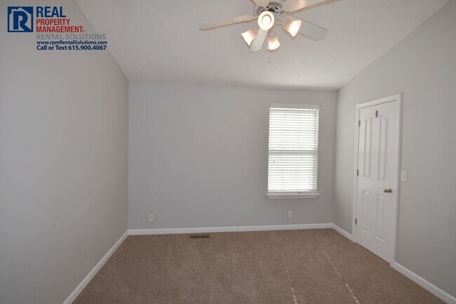 Building Photo - Great 2BR/2.5BA Murfreesboro townhome less than 2 miles from MTSU!