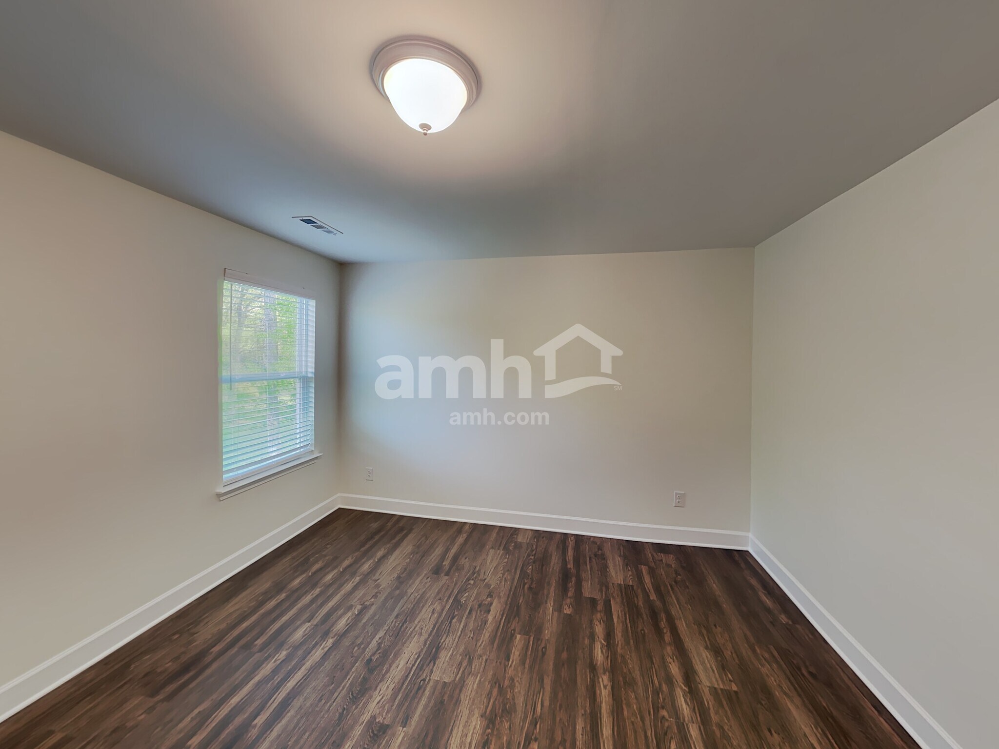 Building Photo - 1033 Bluewater Dr