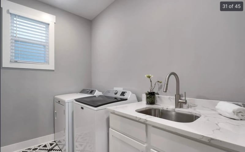 Building Photo - 104 Utsesti Way