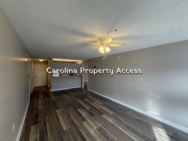 Building Photo - 1401 Collegiate Cir