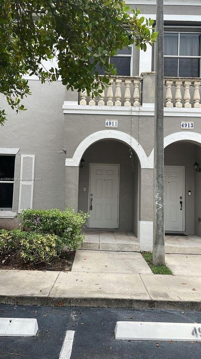 Building Photo - 4911 SW 140th Terrace