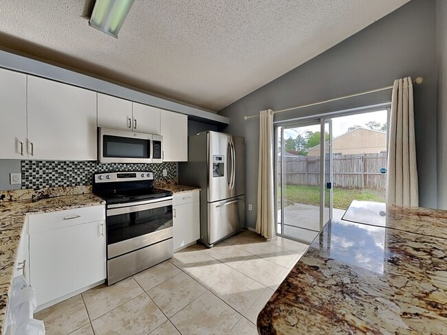 Building Photo - 1118 Vista Palma Way