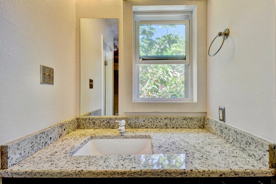 Building Photo - 3452 Willowrun Dr