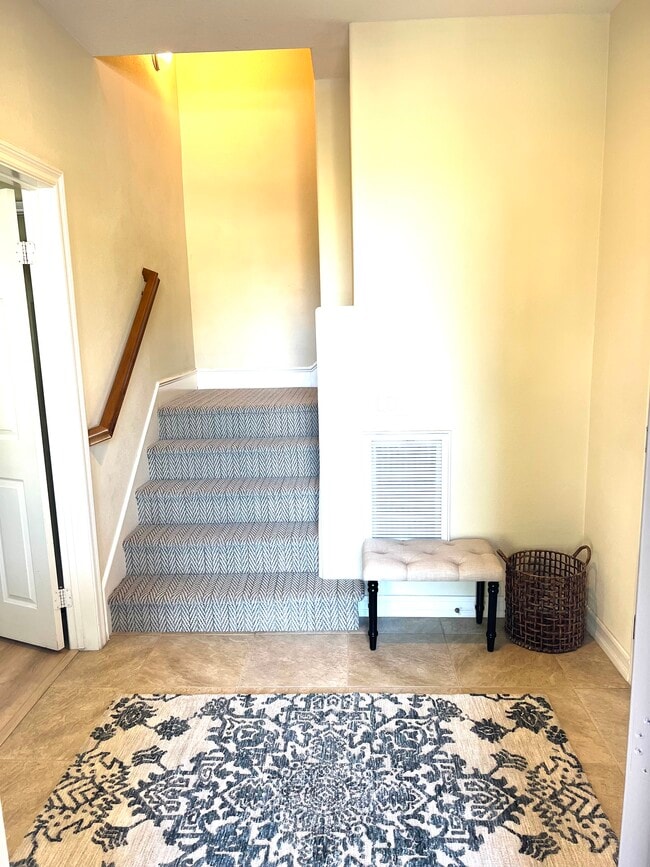 Building Photo - 10545 Zenor Ln