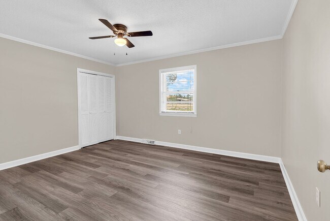 Building Photo - 1354 Rogers Rd