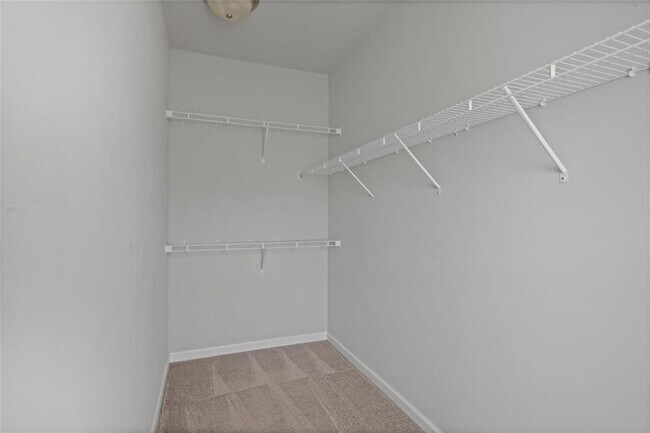 Building Photo - 1097 Township Square