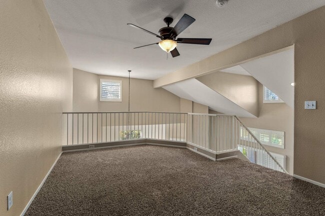 Building Photo - 1010 S Farralon Ln