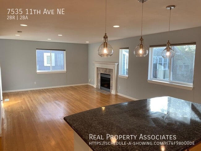 Building Photo - Maple Leaf Townhouse Available