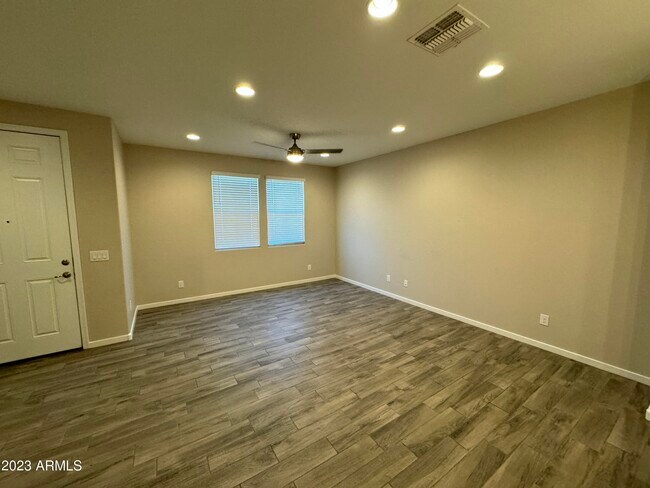 Building Photo - 576 W Westchester Ave