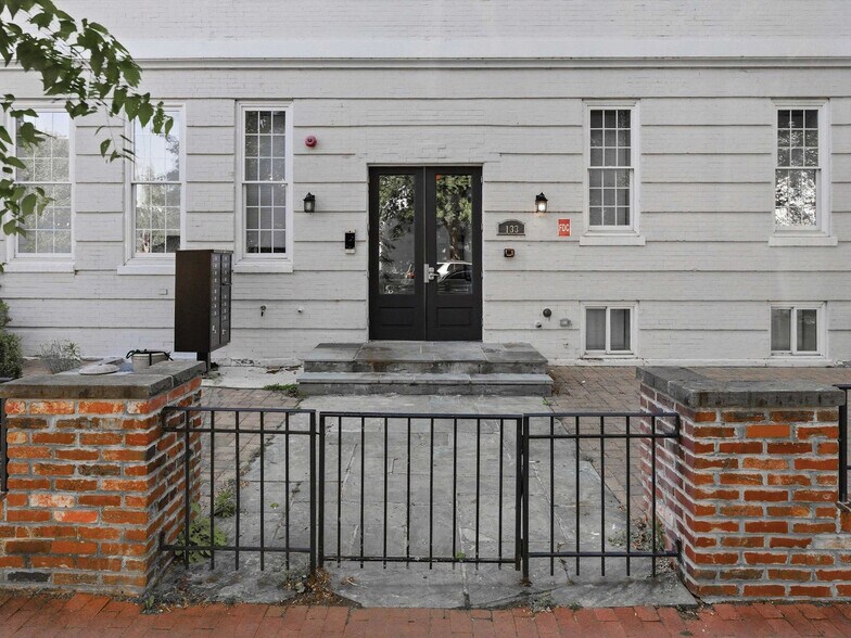 Building Photo - 133 7th St SE