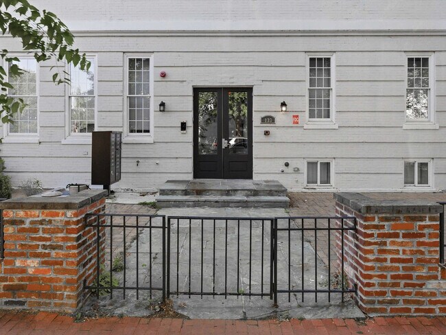 Building Photo - 133 7th St SE