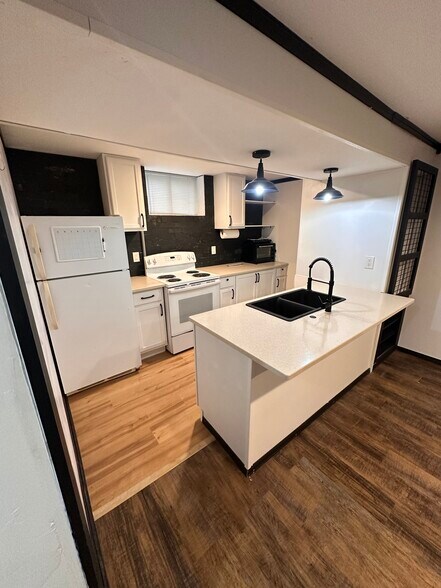 kitchen island - 800 Main St