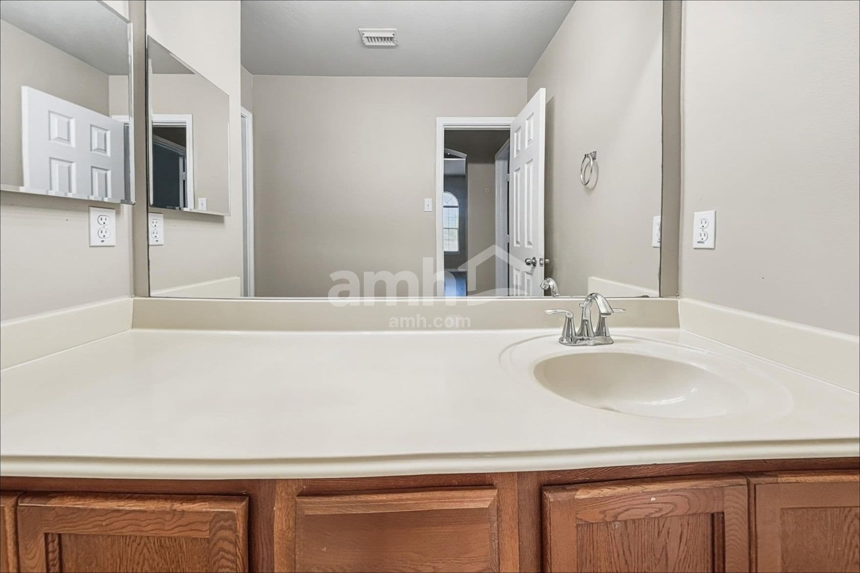 Building Photo - 15311 Forest Creek Farms Dr