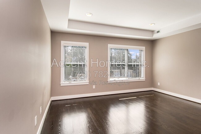 Building Photo - 210 S Patrick St