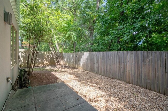 Building Photo - 1338 Rietveld Row NW