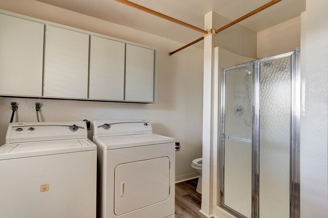 Building Photo - Spacious 2-Story Split-Level Home with Wat...