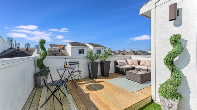 Building Photo - 2115 Colorado St