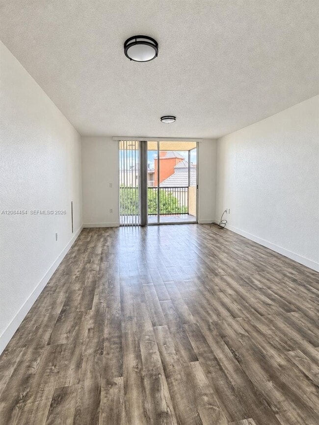 Building Photo - 8255 Lake Dr