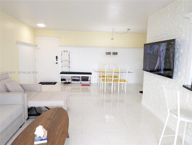 Building Photo - 137 Golden Isles Dr