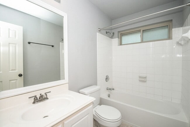 Building Photo - 2707 Millers Falls Ct