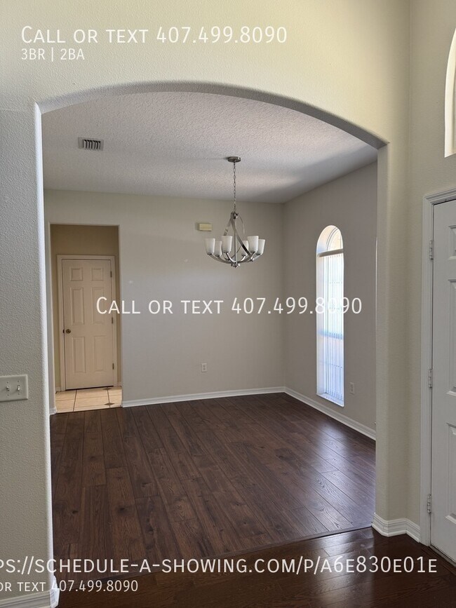 Building Photo - 13500 Biscayne Dr