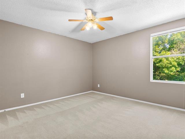 Building Photo - 2412 Avalon Creek Way