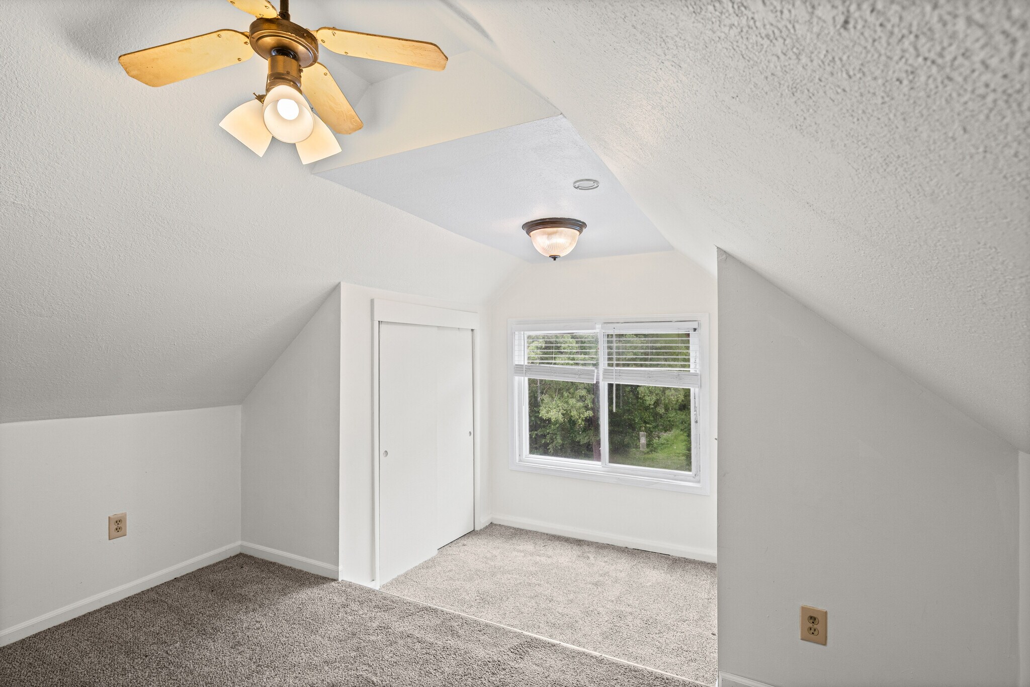 Bedroom 2 - 504 Blue Ridge Blvd