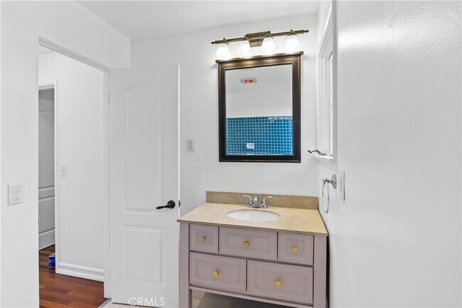 Building Photo - 1290 N Coast Hwy