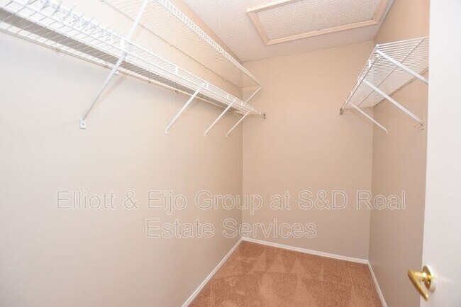 Building Photo - 5357 St Lucia Dr
