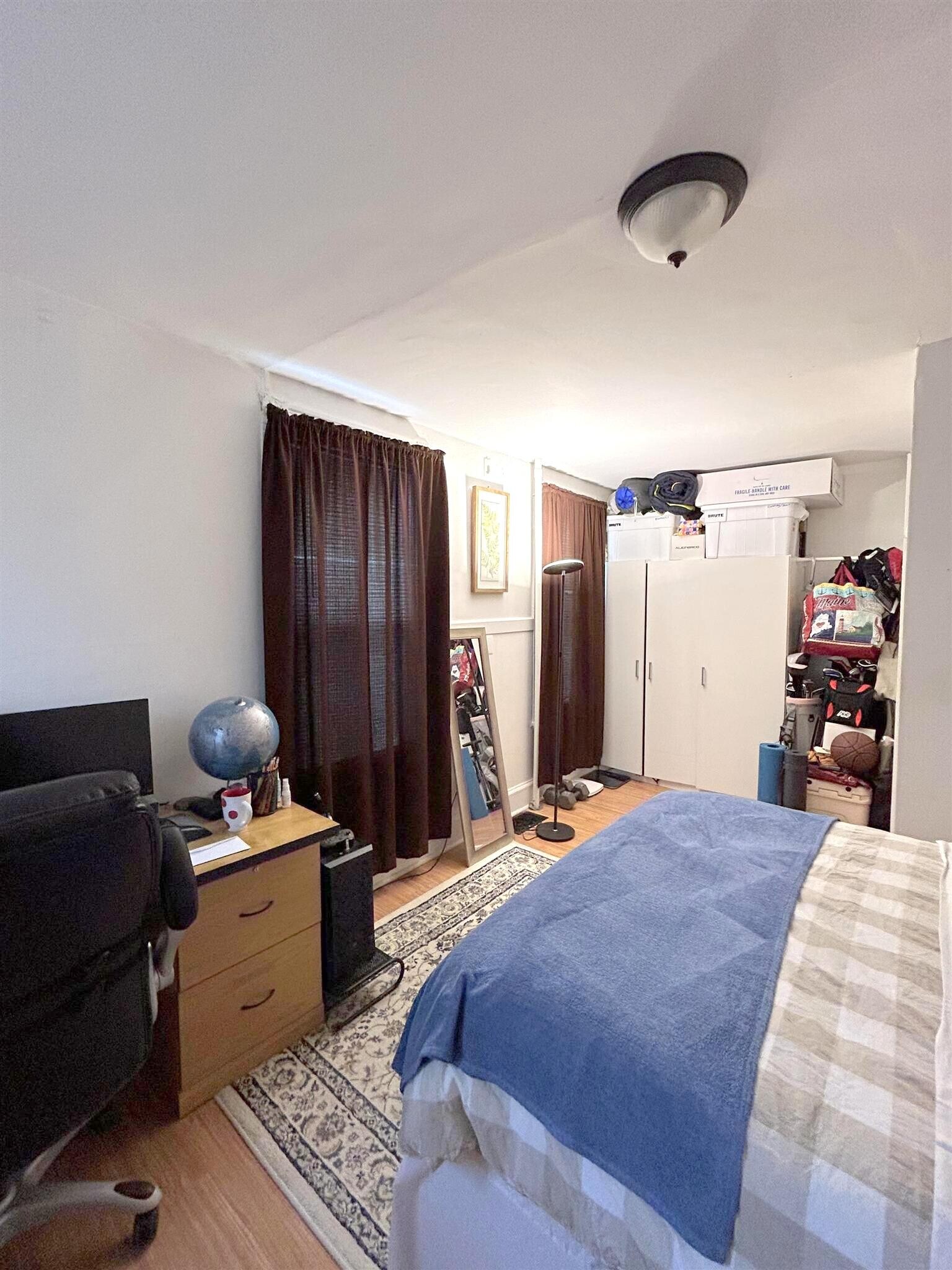 Building Photo - 578 Main St