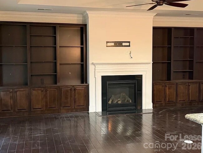 Building Photo - 13106 Hazelbrook Ln