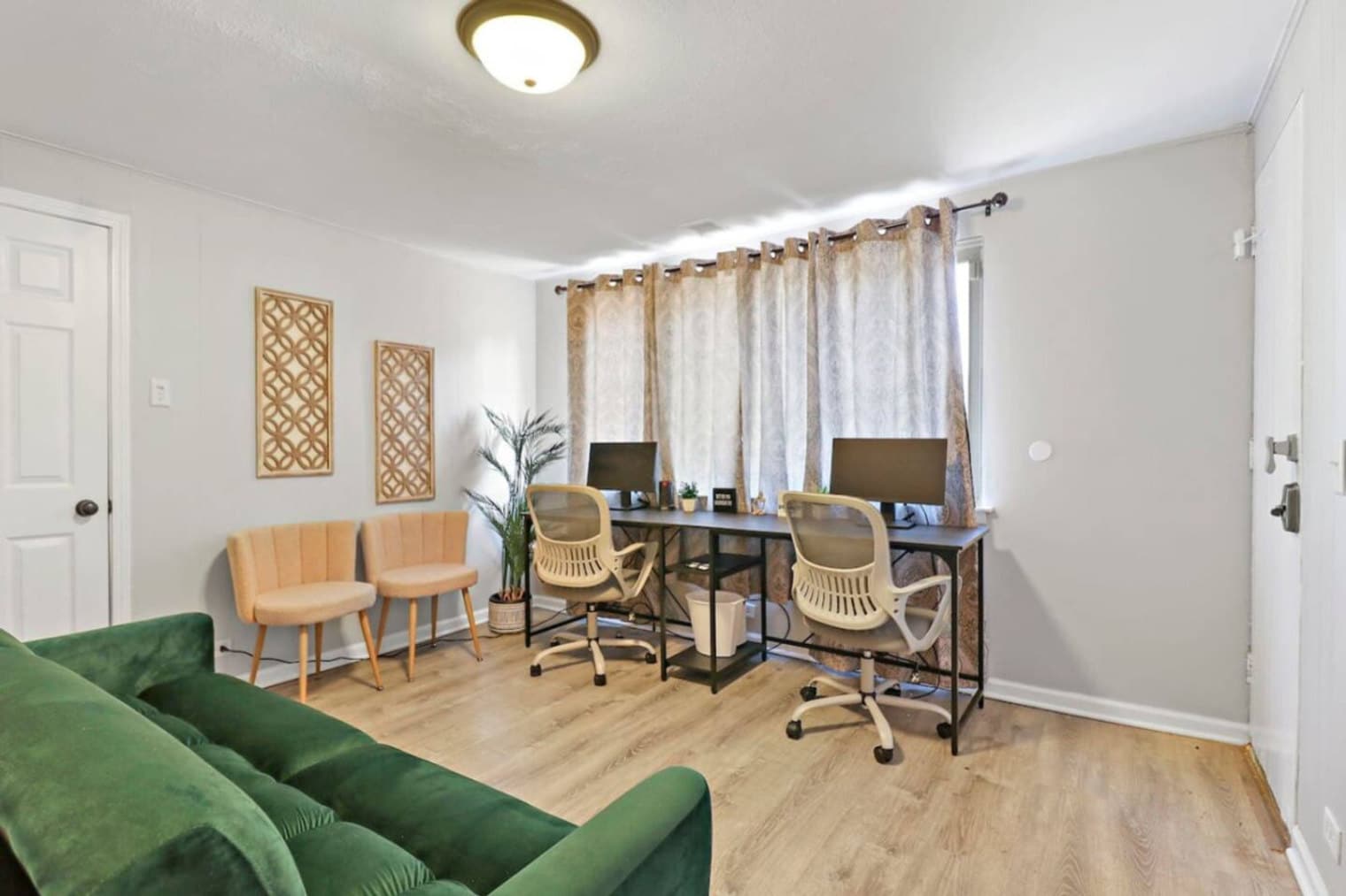 Building Photo - 207 N Beverly St