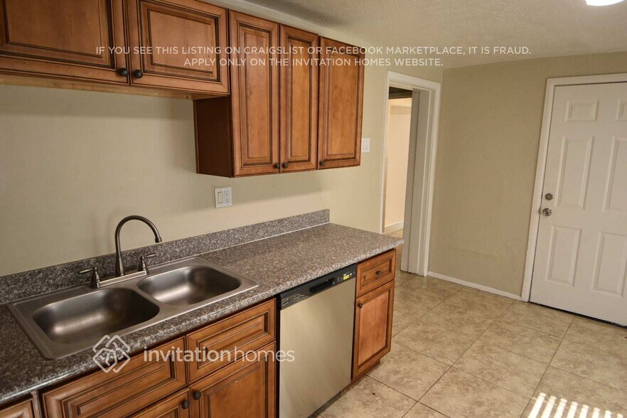 Building Photo - 2039 E Osborn Rd