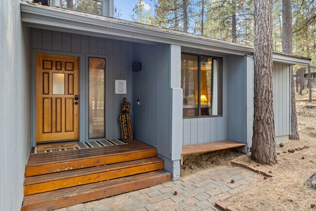 Building Photo - 18087 E Butte Ln