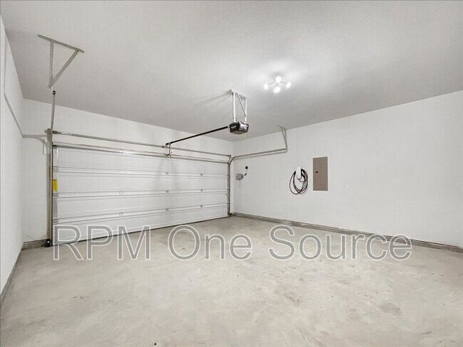 Building Photo - 4009 Savoy Wy