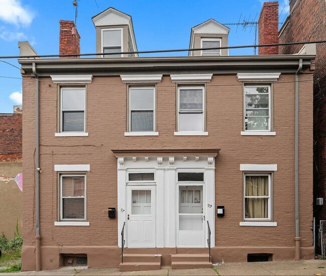 Building Photo - SCORE 1ST MONTH'S RENT FREE IF SIGNED BY DEC 24! Beautiful 2 Bedroom home in South side available...