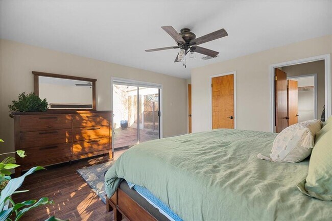 Building Photo - 737 Summerwood Dr